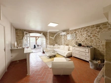 CHARMANTE MAISON AVEC JARDIN ET JOLIE VUE 1