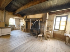 MAISON AVEC GRANGE ET FOURS A PAIN A RESTAURER  AU CALME AVE 12