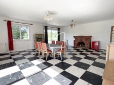 CHARMANTE MAISON EN PIERRE DE PLAIN PIED, AU CALME, PROCHE D 3