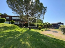 SUPERBE ENSEMBLE IMMOBILIER AVEC VUE DOMINANTE. 1