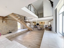 SUPERBE GRANGE RESTAUREE  VUE DOMINANTE SUR LA VALLEE CALME  2