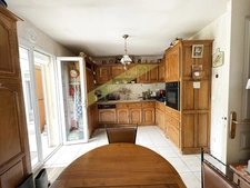 JOLIE MAISON DE PLAIN PIED A PROXIMITE IMMEDIATE DES COMMODI 3