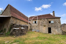 CHARME ET AUTHENTICITE POUR CET ENSEMBLE EN VIEILLE PIERRE 7