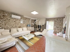 CHARMANTE MAISON AVEC JARDIN ET JOLIE VUE 2