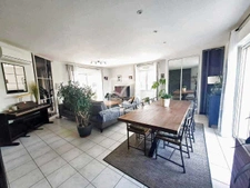 SUPERBE PROPRIETE AVEC PISCINE AU CALME SUR 7500 m2 AVEC VUE 2