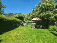 Maison familiale de caractère avec annexe constructible et j