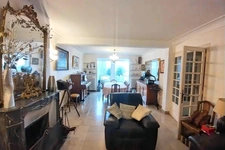 Liffré centre   grande maison 7 ch avec piscine et potentiel