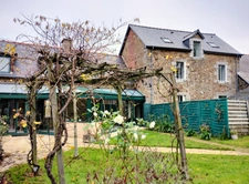 EXCLUSITE FEINS    SOUS OFFRE   Maison 3 Ch  à 5 min gare Mo