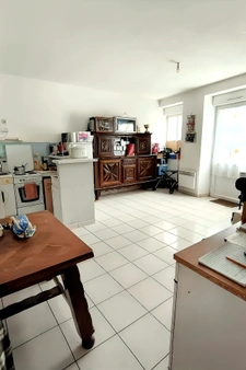 Bassin de Fougeres : Immeuble 3 biens rénovés   2 loués + 1 