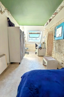 Maison familiale de caractère avec annexe constructible et j