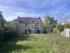 MAISON EN PIERRE - DEPENDANCES  7
