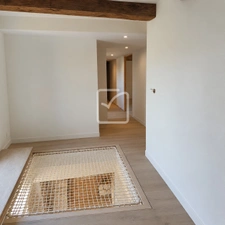 MAISON EN PIERRE - DEPENDANCES  10
