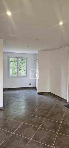 Charmante maison de plain pied avec jardin et bois sur Yssan 5
