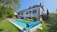  Maison rare de 284m2 coeur de Meyssac 1