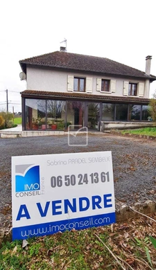 Grande maison avec vaste garage indépendant 13