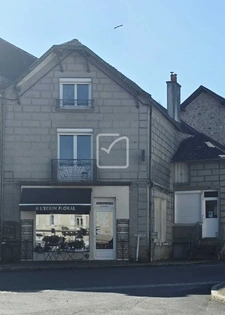 Maison de caractère en pierre avec potentiel commercial 2