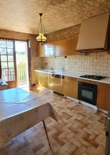 Grande maison avec vaste garage indépendant 10