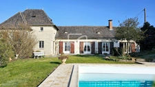 Maison de caractère avec piscine en partie de plain pied 1