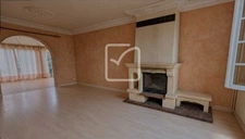 Maison année 1930 à rénover 135m2, piscine, terrain plat de  4