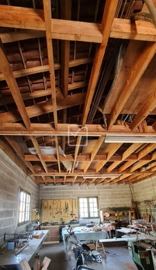 Grande maison avec vaste garage indépendant 12