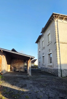 Ancienne école réhabilitée en maison d'habitation 11