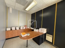 À VENDRE LOCAL COMMERCIAL 3