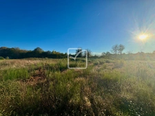 Terrain de 1960 m2 à La Chapelle Aubareil 1