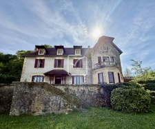 Maison de 300m2 à vendre à Sarlat  1