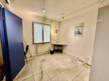 Local commercial à louer de 600m2 3