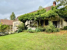 Demeure de caractère dominant Sarlat avec dépendances et pis 3