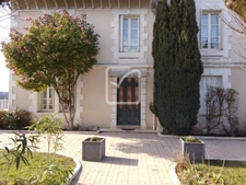 MAISON  EN PIERRES BLANCHES 8 Pièces 1