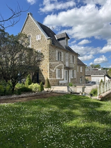 Maison de caractère en pierre - 10 pièces -310m2 - Terrain 5 2
