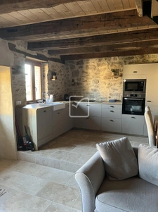 MAISON EN PIERRES 3 Pièces  4