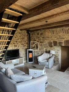 MAISON EN PIERRES 3 Pièces  6