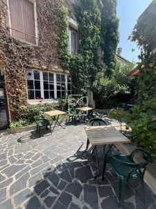 Ensemble immobilier de 799 m2 : Hôtel 2 étoiles, bar et rest 10