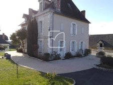MAISON  EN PIERRES BLANCHES 8 Pièces 2