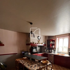Maison à Vars-sur-Roseix  3 pièces-91 m2 3
