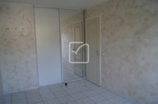 Maison dans quartier excentré 8