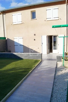 Maison dans quartier excentré 11