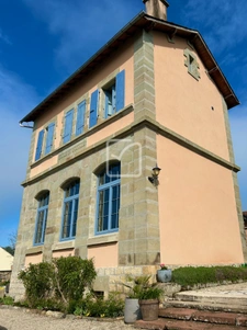 Ancienne école rénovée + maison indépendante   Bien rare 2