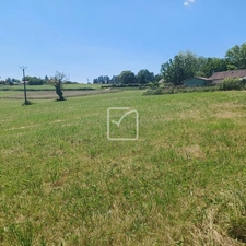 BEAU TERRAIN CONSTRUCTIBLE  A SAINT PROJET PROCHE DU VILLAGE 3
