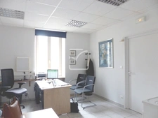 MAISON DE VILLAGE EN PIERRES AVEC LOCAL PROFESSIONNEL ET HAB 7