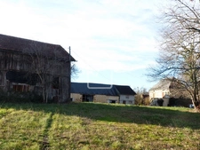 CORPS DE FERME A RESTAURER EN POSITION DOMINANTE, AUX PORTES 3