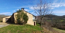 MAISON  DE PLAIN PIED 2 CHAMBRES  LUMINEUSE  EN TRES BON ETA 3