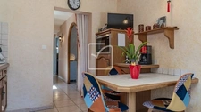 CONTEMPORAINE STYLE QUERCYNOIS AVEC PIGEONNIER  avec ESPACE  26