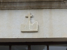 MAISON DE VILLAGE EN PIERRES AVEC LOCAL PROFESSIONNEL ET HAB 3