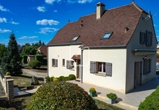 CONTEMPORAINE STYLE QUERCYNOIS AVEC PIGEONNIER  avec ESPACE  9