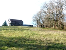 CORPS DE FERME A RESTAURER EN POSITION DOMINANTE, AUX PORTES 4