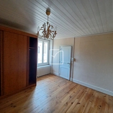 ENSEMBLE IMMOBILIER à GOURDON comprenant HABITATION 95 m2 HA 17