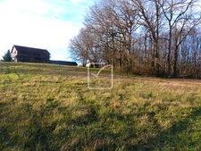 CORPS DE FERME A RESTAURER EN POSITION DOMINANTE, AUX PORTES 22